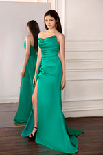 Load image into Gallery viewer, Green Strapless Ruched Prom Dress