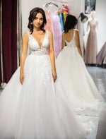 Load image into Gallery viewer, White Appliques Tulle Prom Dress