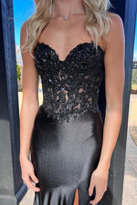 Load image into Gallery viewer, Sweetheart Lace Satin Black Prom Dress