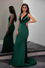 Load image into Gallery viewer, Fitted Dark Green Prom Dress