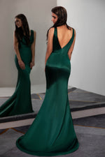 Load image into Gallery viewer, Fitted Dark Green Prom Dress