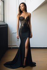 Load image into Gallery viewer, Slim Fit Black Sweetheart Slit Prom Dress

