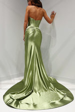 Load image into Gallery viewer, Fitted Ruched Sweetheart Prom Dress with Keyhole
