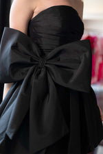 Load image into Gallery viewer, A-Line Strapless Homecoming Dress with Bow
